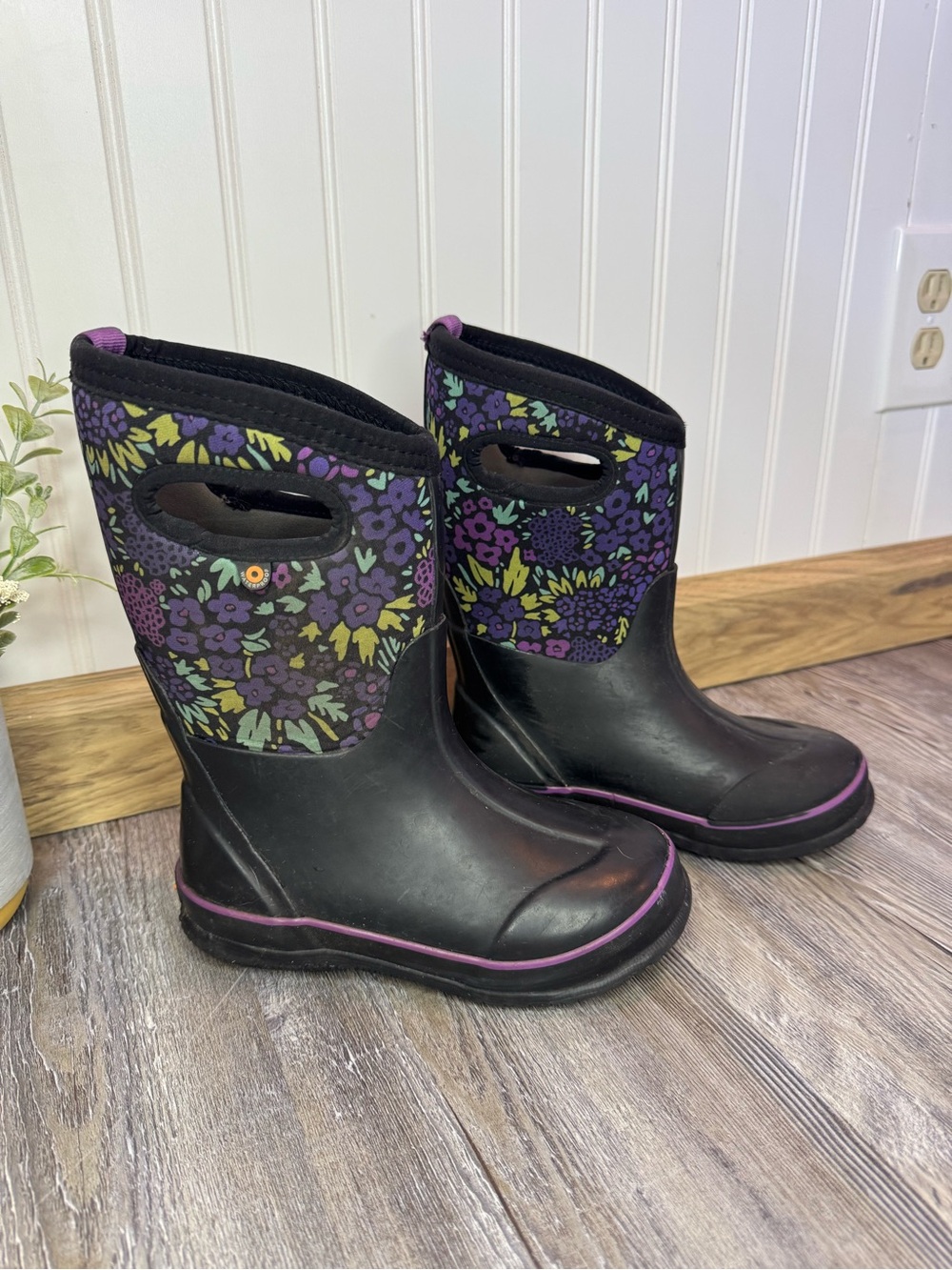 Kids Bogs Classic NW Garden Floral Flowers Rubber Winter Spring Boots Youth 1